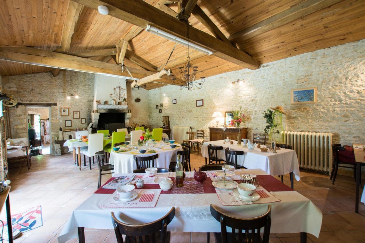Bed and Breakfast A L'Antan - La Ferme D'Octave Saint-Hilaire-de-Villefranche Exterior foto