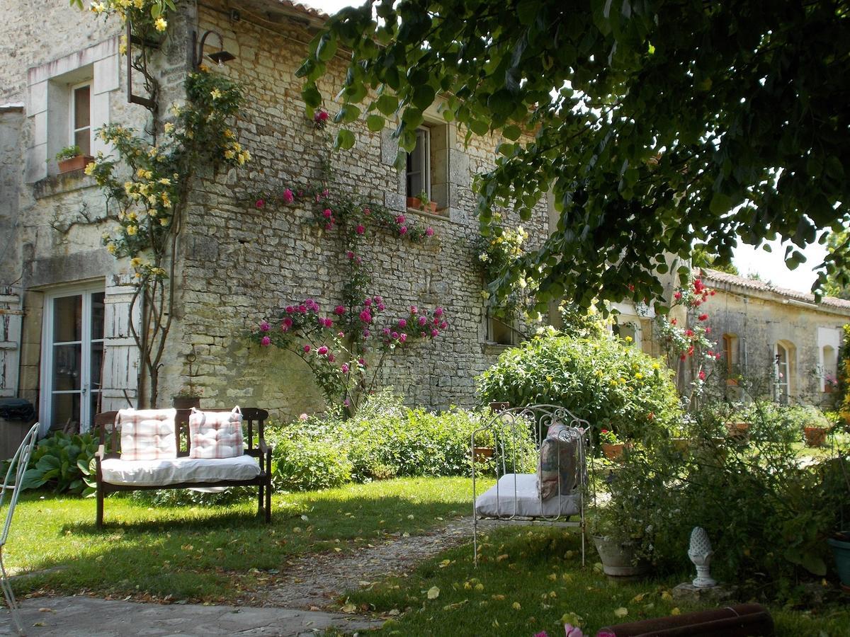 Bed and Breakfast A L'Antan - La Ferme D'Octave Saint-Hilaire-de-Villefranche Exterior foto